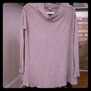 FREE PEOPLE sweater size M